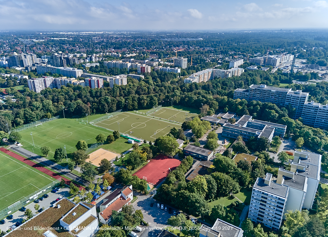 19.09.2021 - Rentenversicherung - SVN-Sportanlage, Sportanlage Perlach-Ost - Mittelschule Gerhard-Hauptmann-Ring in Neuperlach 